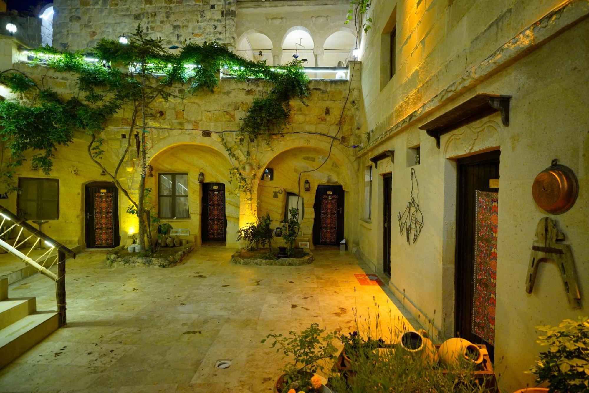 Antik Cave House Hotel Urgup Exterior photo